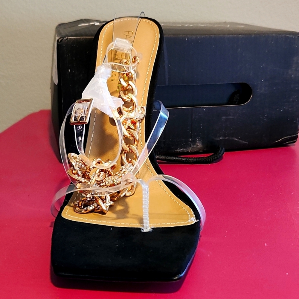 Social Butterfly Heeled Sandal - Black (New)
